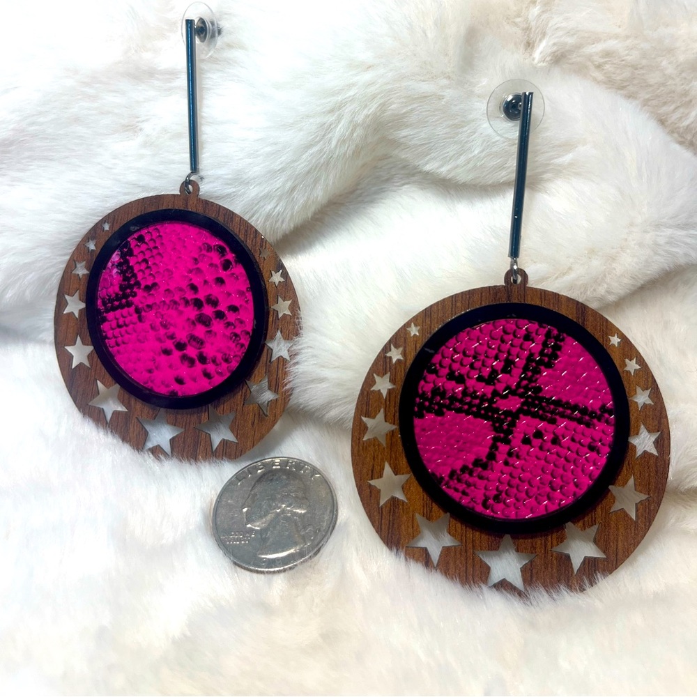 Light Weight Hot Pink Snakeskin Print Star Earrings